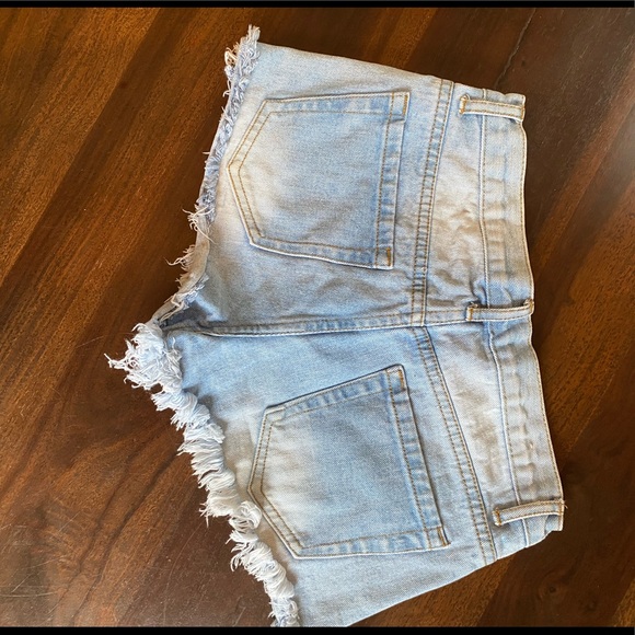 Forever 21 size 27 cutoff shorts - Picture 3 of 3